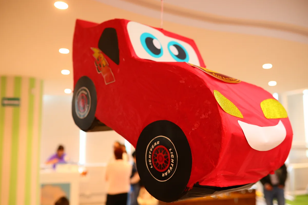 Piñata Rayo McQueen en Loolu